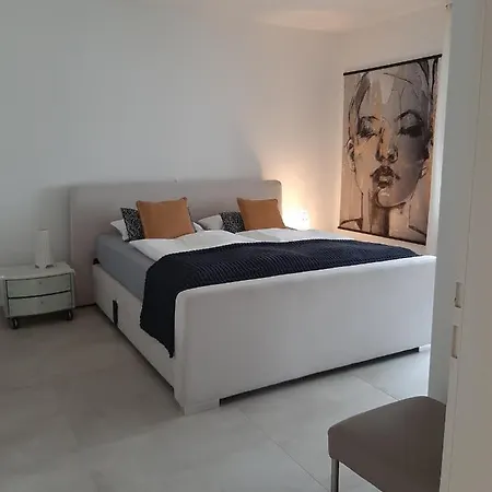 Mit Seeblick Und Pkw Abstellplatz Am Haus Appartement *