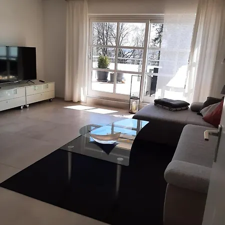 Mit Seeblick Und Pkw Abstellplatz Am Haus דירה *