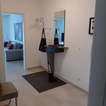 Mit Seeblick Und Pkw Abstellplatz Am Haus Apartment