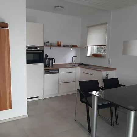 Appartement Mit Seeblick Und Pkw Abstellplatz Am Haus Uberlingen