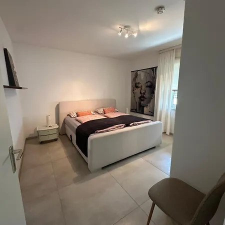 Mit Seeblick Und Pkw Abstellplatz Am Haus Daire Uberlingen